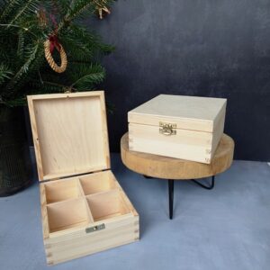 Dřevěná krabička na čaj se čtyřmi přihrádkami