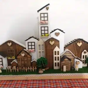 DEKORACE Z DŘEVĚNÝCH DOMEČKŮ WORKSHOP – JIŽ PROBĚHLO